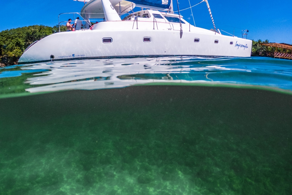 Roatan Luxury Sailing Catamaran Cruise | Caribbean Adventures Roatan ...