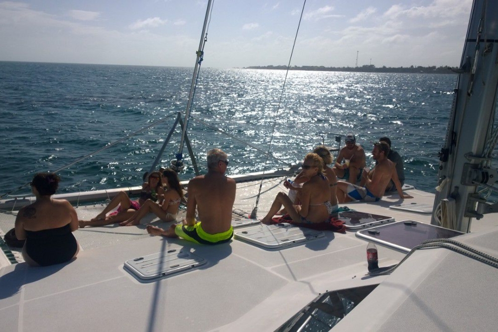 Roatan Private Luxury Sailing Catamaran Charter | Caribbean Adventures ...