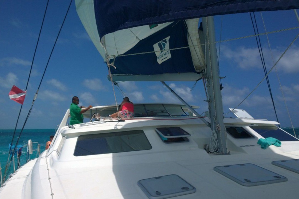 Roatan Luxury Sailing Catamaran Cruise | Caribbean Adventures Roatan ...